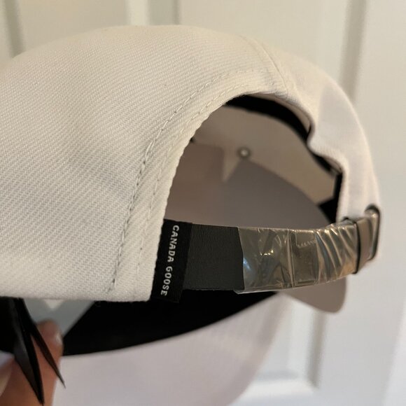 NWT Canada Goose Wordmark Adjustable Cap in White - Picture 3 of 4